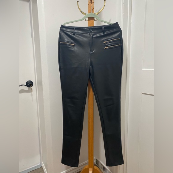 Boohoo faux leather pants with gold zipper accents - Picture 1 of 5